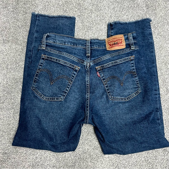 Levis Jeans Womens 28 Wedgie Straight Distressed Blue Button Fly High Rise Denim - Picture 9 of 9